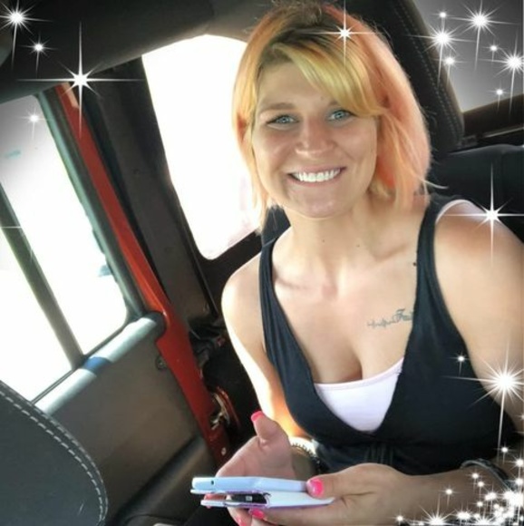 Profile Picture of Ashley Gnau (@ashleygnau) on Poshmark