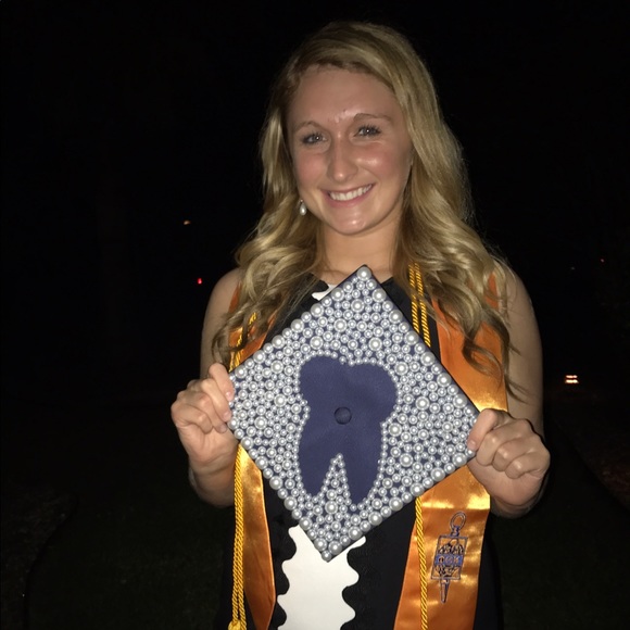 Profile Picture of Haley Good (@haleygood12) on Poshmark