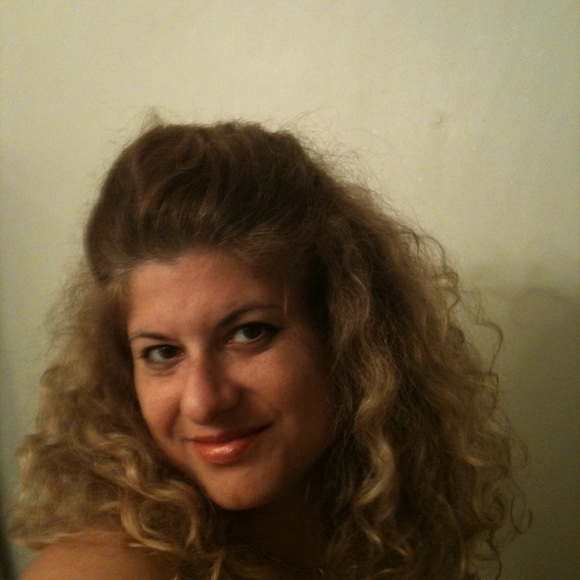Profile Picture of Rachel Kapkowski (@rachelrose617) on Poshmark