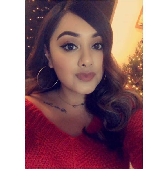 Profile Picture of Alejandra Canovas (@aledeliah09) on Poshmark