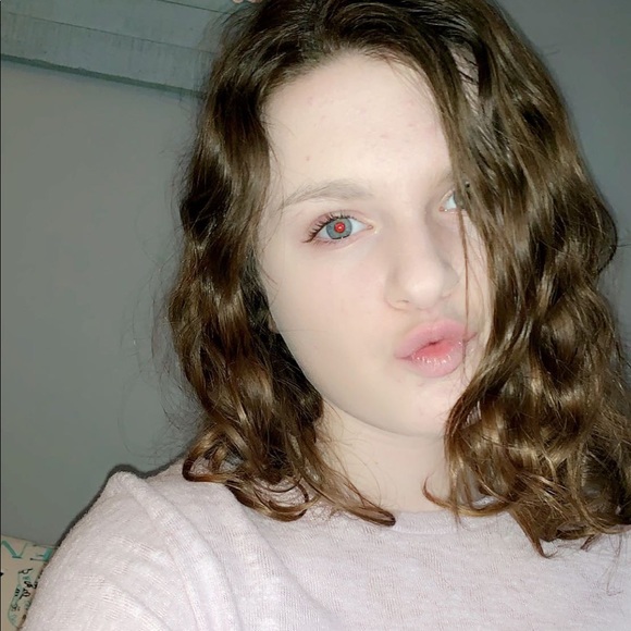 Profile Picture of Hannah Colizzi (@hannah_colizzi) on Poshmark