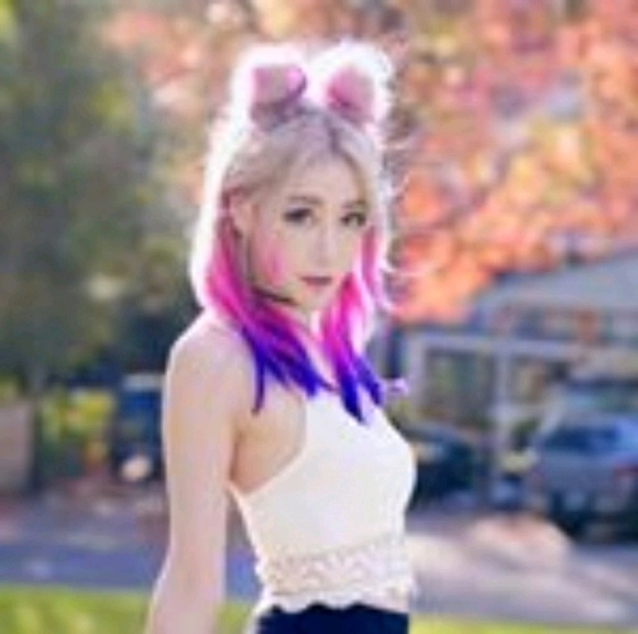 Profile Picture of Lexis Snedden (@lexissnedden) on Poshmark