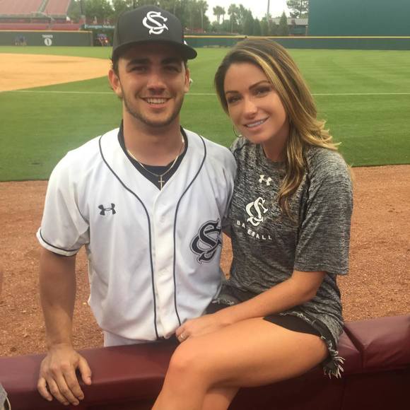 Profile Picture of Lauren Piurkoski (@lpiurkoski) on Poshmark