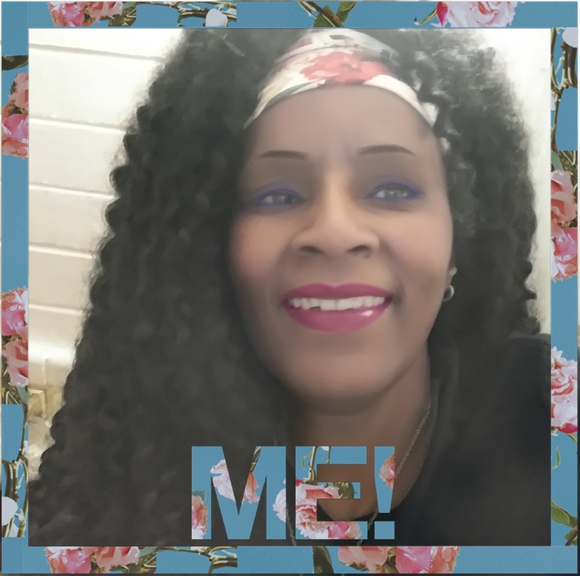 Profile Picture of Debra Calhoun (@debradebra43) on Poshmark