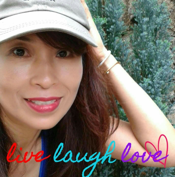 Profile Picture of Merlyn Scott (@merlyn_scott) on Poshmark