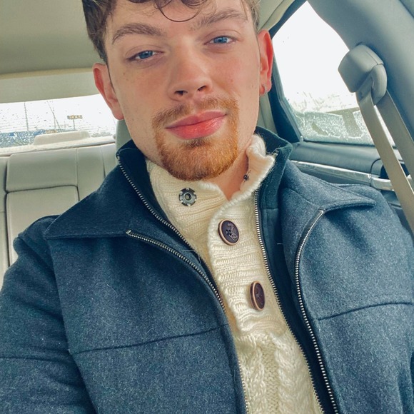 Profile Picture of Kyle Kay (@kylekay1130) on Poshmark