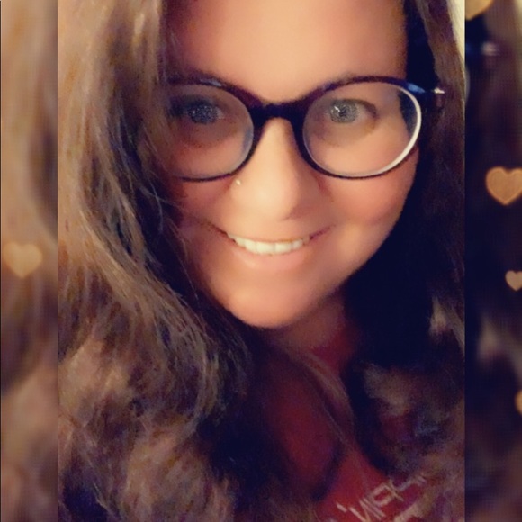 Profile Picture of Kimberly Iacono (@kimberlyiacono) on Poshmark