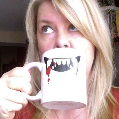 Profile Picture of Michelle Rowen (@MichelleRowen) on Twitter