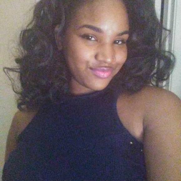 Profile Picture of Chantee' Chantal (@tweetyandtasha) on Poshmark