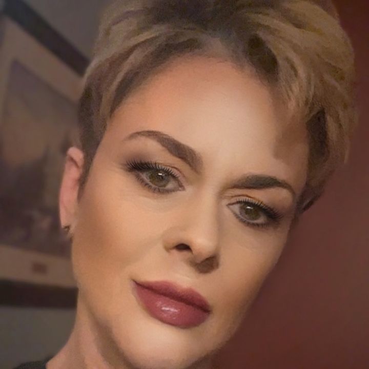 Profile Picture of liz.enlow1 (@purplemoon410) on Tiktok