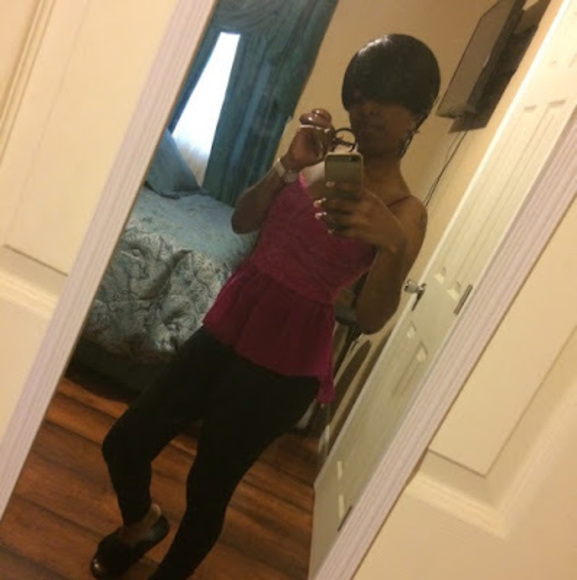 Profile Picture of Charnaye Pierce (@charnaye_pierce) on Poshmark