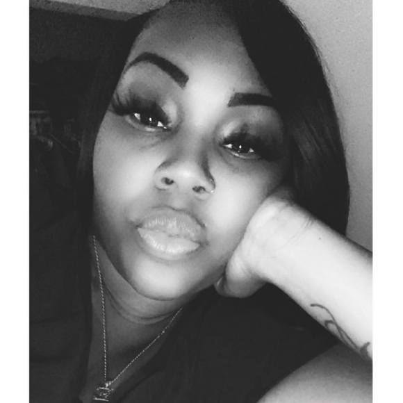 Profile Picture of Chantell Chantell (@jessence3421) on Poshmark