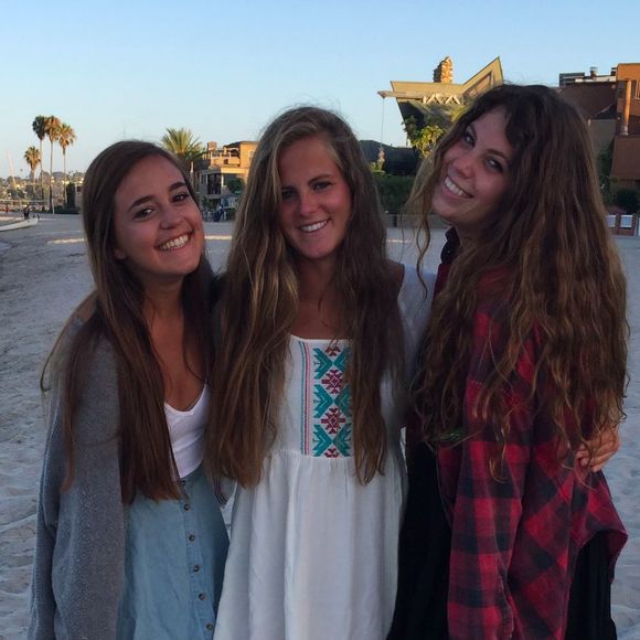 Profile Picture of Julia Alvarez (@juliaalvarez22) on Poshmark