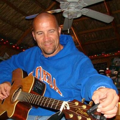 Profile Picture of Derek Bernard (@derekslam) on Twitter