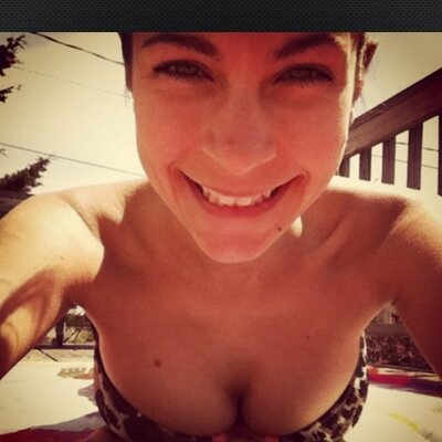 Profile Picture of Julia Mears (@Julez_Rulezz) on Twitter