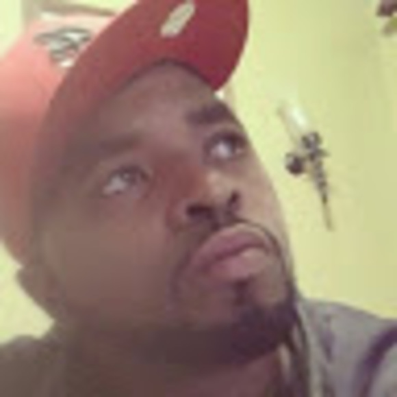 Profile Picture of Aaron Roy (@t1noadr59) on Poshmark