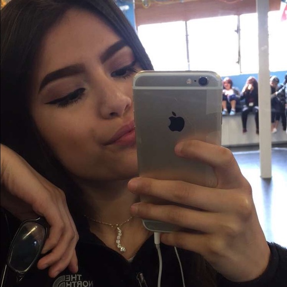 Profile Picture of Cristal Abrego (@yagirlcris) on Poshmark