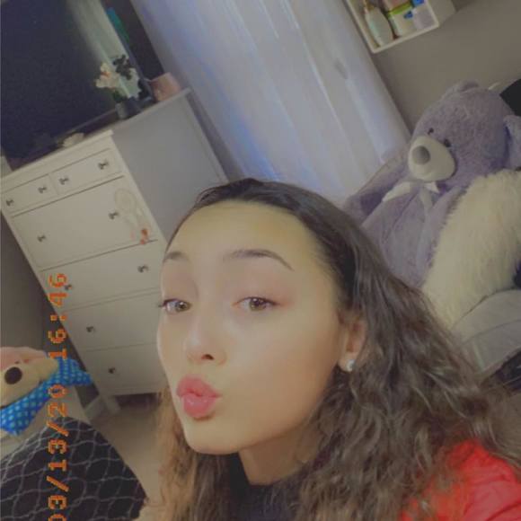 Profile Picture of Mazee Corradi (@mazee003) on Poshmark