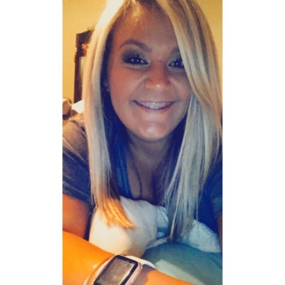Profile Picture of Rebekah Reep (@rreep22) on Poshmark