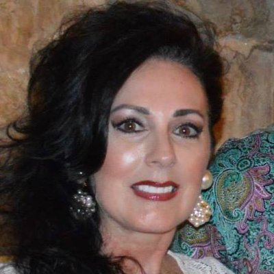 Profile Picture of Elizabeth Beebe (@ebdreammaker) on Twitter