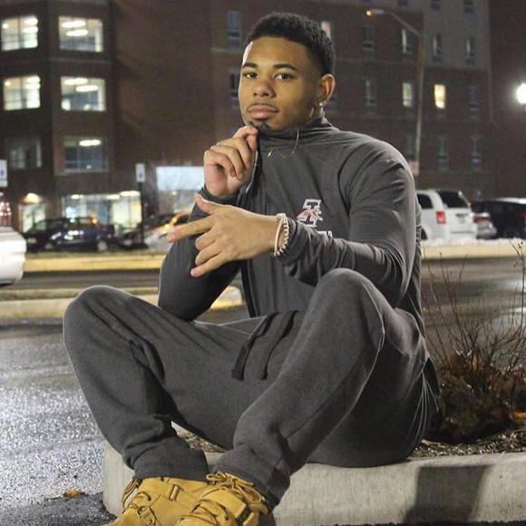 Profile Picture of Julian Cavallo (@jcfresh1999) on Poshmark