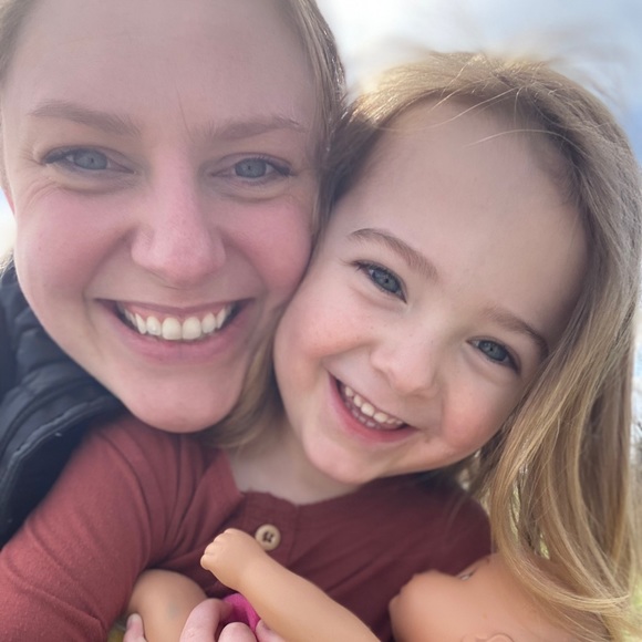 Profile Picture of Caitlyn Harcus (@caitlynharcus) on Poshmark