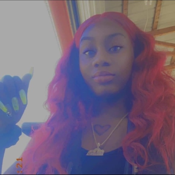 Profile Picture of Honey Honey (@honeyhoney474) on Poshmark