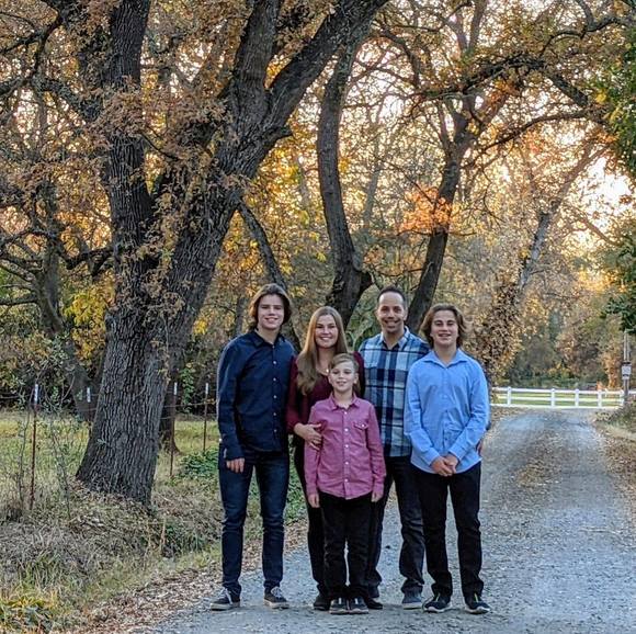 Profile Picture of Cammie Sahyoun (@cammiesahyoun) on Poshmark