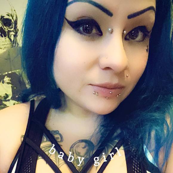 Amanda Rene - Poshmark Profile Picture of Amanda Rene (@amandatarnow) on Poshmark