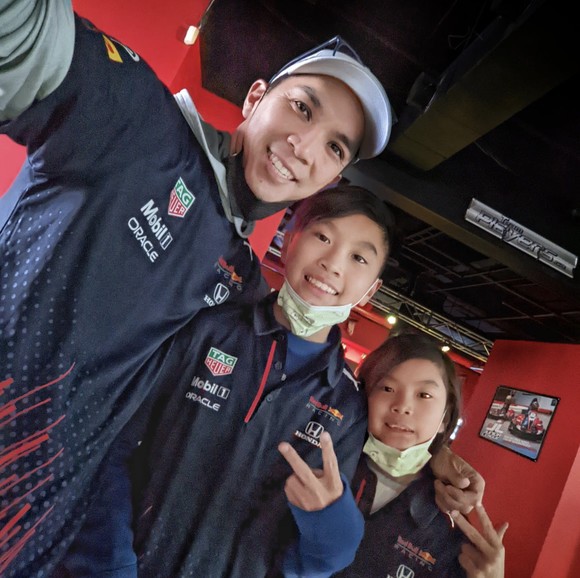 Profile Picture of Ian Cheung (@iancheung) on Poshmark