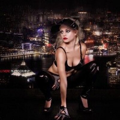 Profile Picture of Holly F Williams (@Hollydancingdol) on Twitter