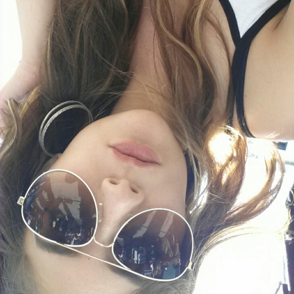 Profile Picture of Marina Millan (@marinamill94) on Poshmark