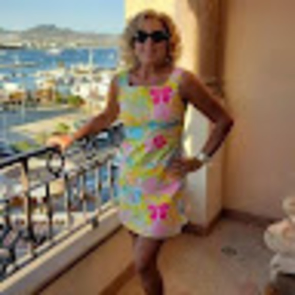Profile Picture of Stacie l. Stevens-venhuizen (@stacielstevensv) on Poshmark