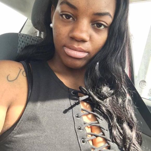 Profile Picture of Tami Davis (@tamidavis91) on Poshmark