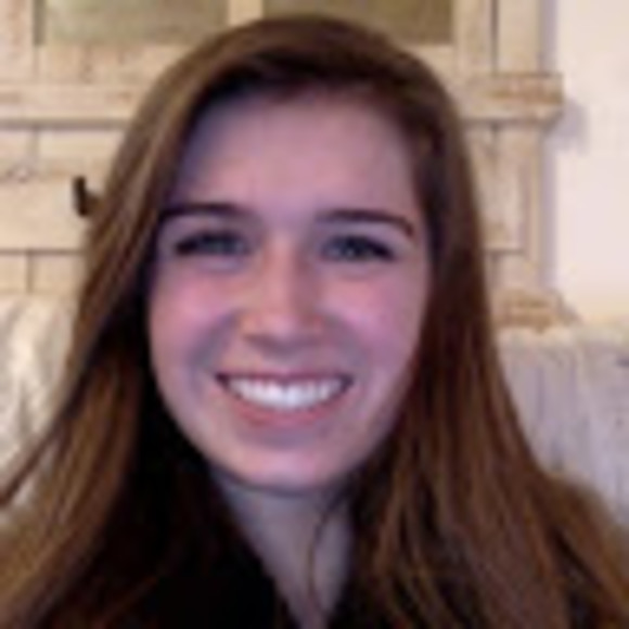 Profile Picture of Elizabeth Lepovsky (@elepovsky) on Poshmark