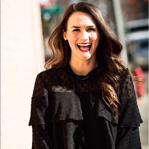 Profile Picture of Cortney Holmes (@ceholmes19) on Poshmark