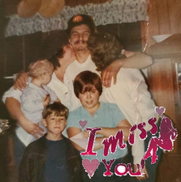 Profile Picture of Cheryl Rakes (@cherylrakes) on Poshmark