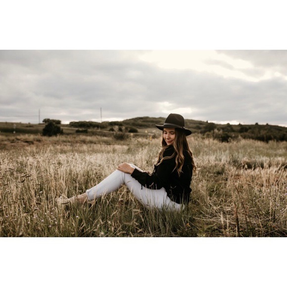 Profile Picture of Talia Hejda (@__tal__hejda__) on Poshmark