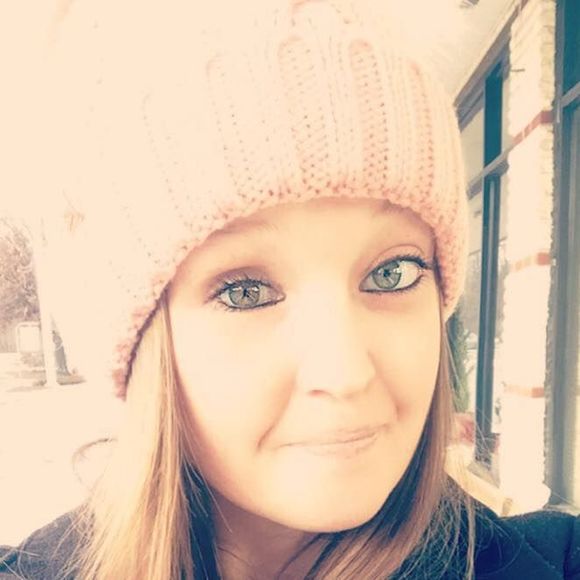 Profile Picture of Hilary Hannon (@hhannon5) on Poshmark