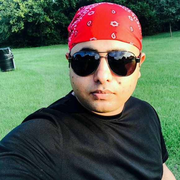 Profile Picture of Umar Farooq (@umar23) on Poshmark
