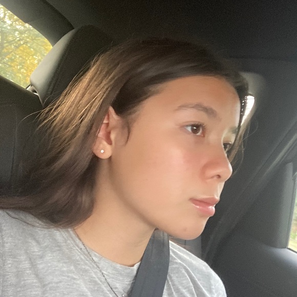 Profile Picture of Isabella Marzano (@isabellamarz444) on Poshmark