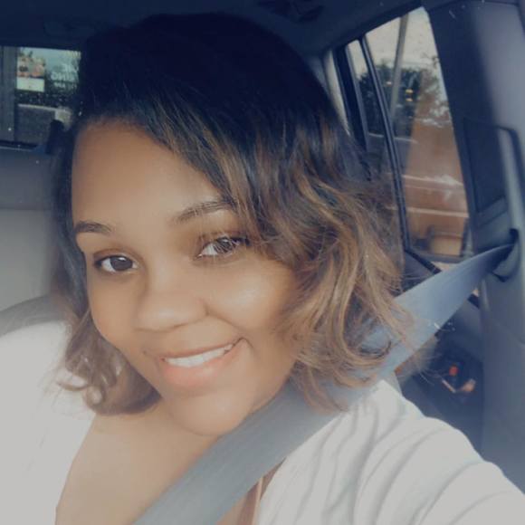 Profile Picture of Symone' Scott (@symone1189) on Poshmark