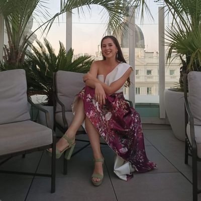 Profile Picture of Verónica Lara (@veronicalara98) on Twitter
