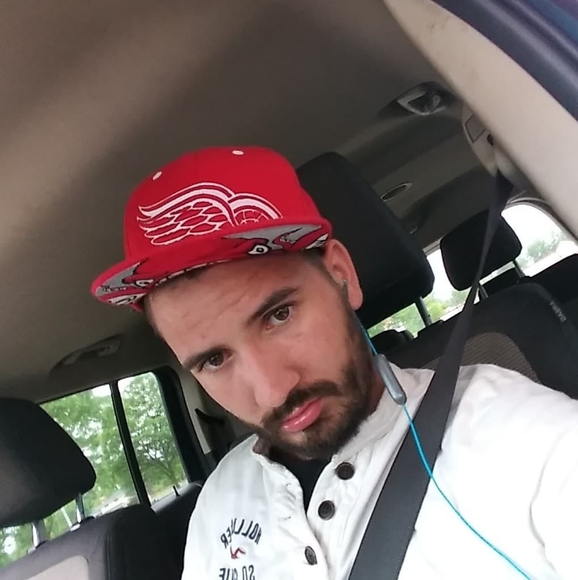 Profile Picture of Gower David (@gowerdavid) on Poshmark