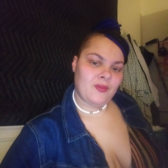 Lexie Jones - Poshmark Profile Picture of Lexie Jones (@mizzbatman25) on Poshmark