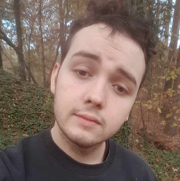 Profile Picture of Bobby Walters (@bobbywalters) on Poshmark