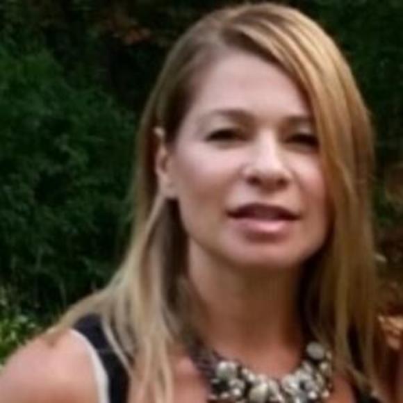 Profile Picture of Dawn Iseminger (@dawniseminger) on Poshmark