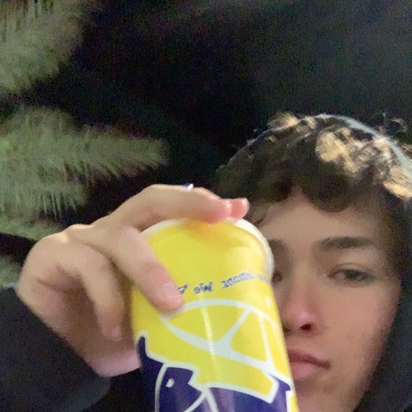 Profile Picture of Steven Halliday (@shalliday7) on Poshmark