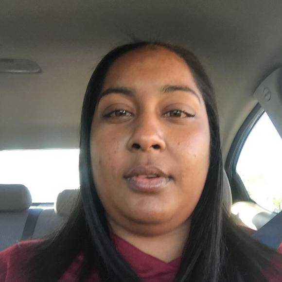 Profile Picture of Razia Hussain (@rhussain1986) on Poshmark