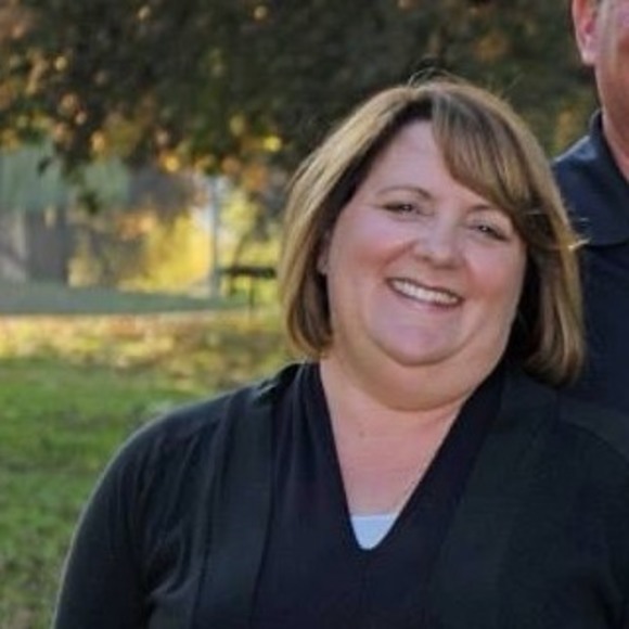 Profile Picture of Mary Dias-pezoldt (@mpezoldt) on Poshmark